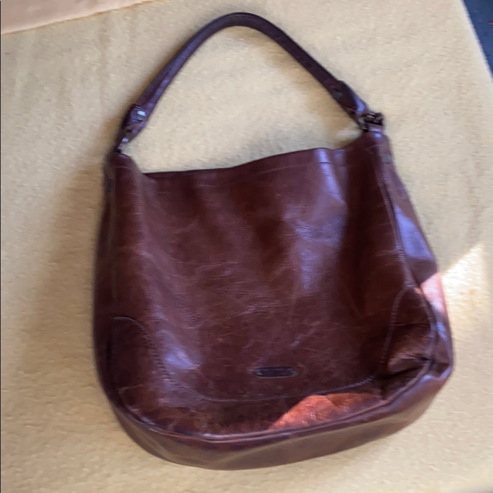 Leather shoulder bag